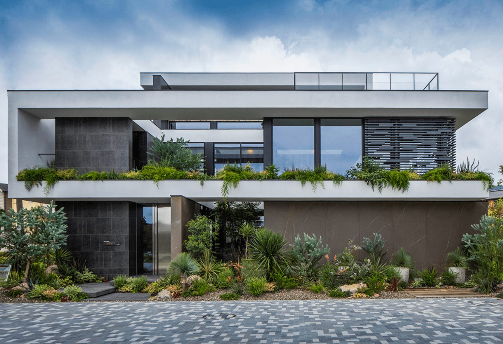 ヤマダホームズ　展示場