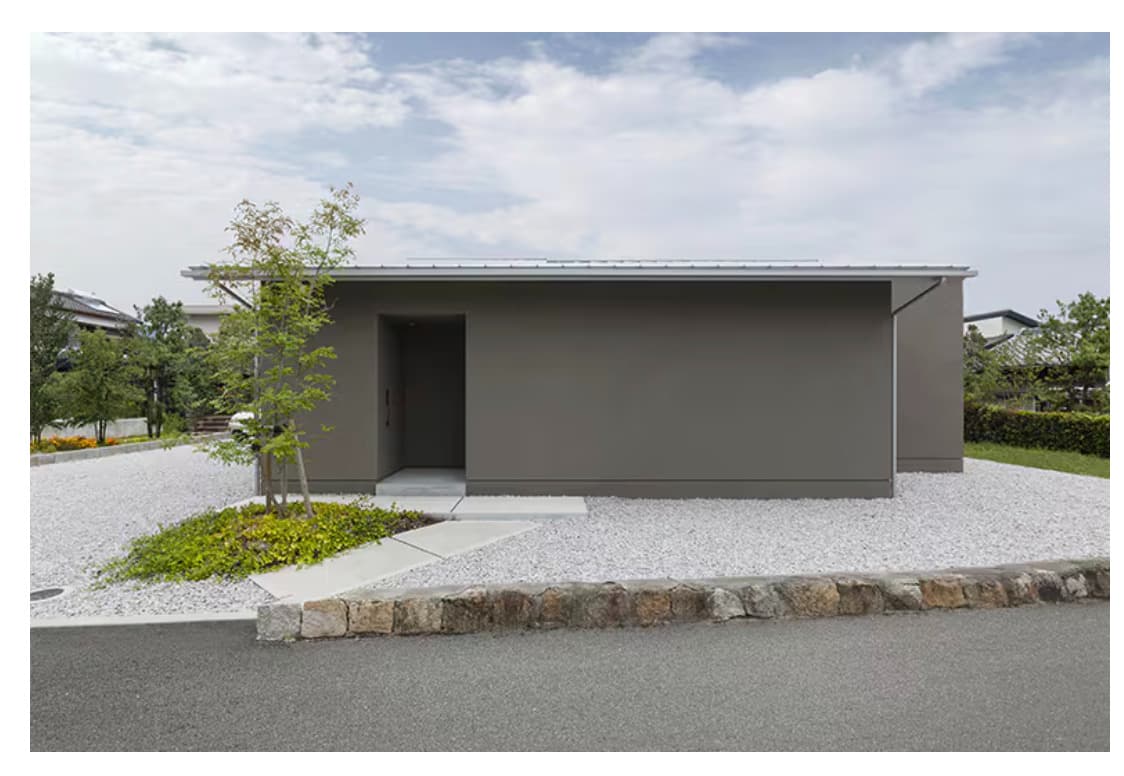積水ハウス30坪の外観実例(グレー系)